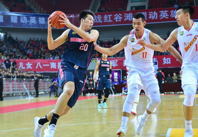  CBA焦点战，辽宁男篮逆转浙江豪取连胜