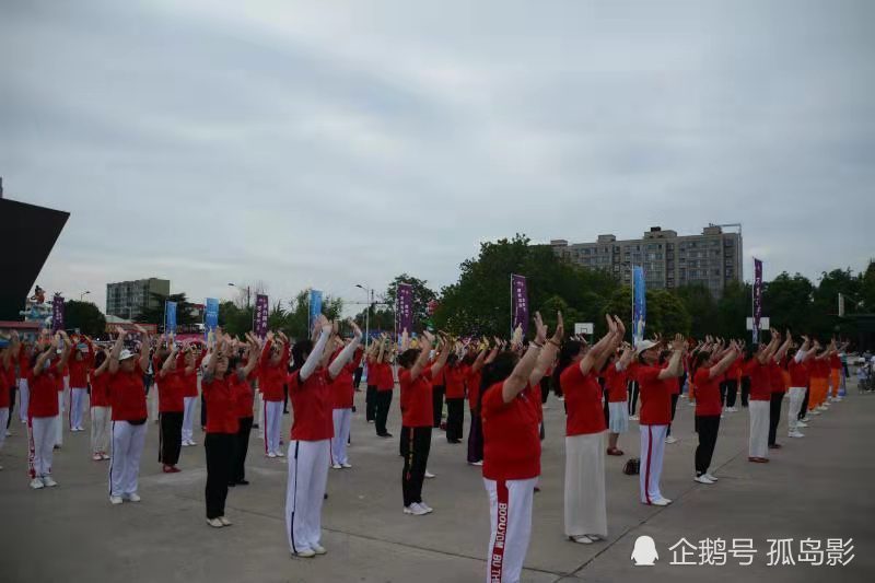  篮球训练营火热开营，专业指导助力成长