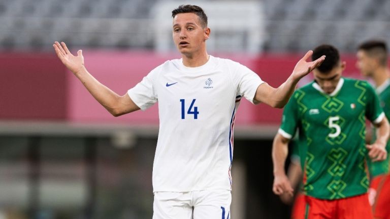  退役球星转型教练席，执教首秀备受瞩目